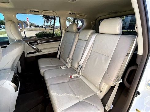 Used 2018 Lexus GX 460 Premium w/ Premium Package image 21