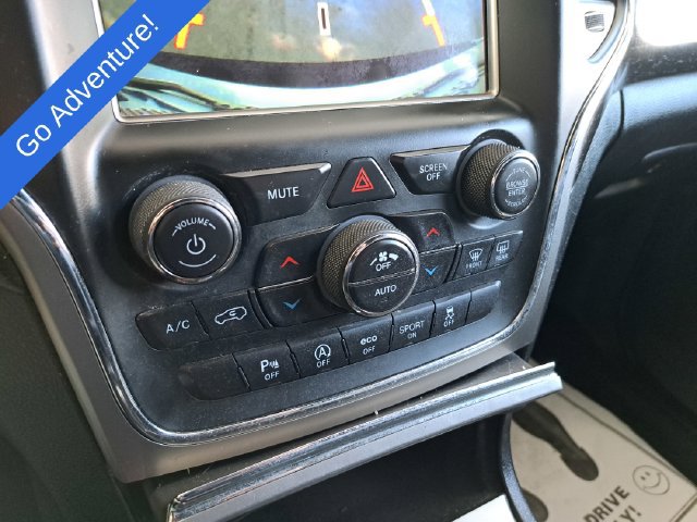 Used 2018 Jeep Grand Cherokee Altitude AWD/4WD image 12