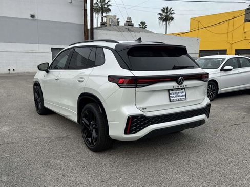 New 2026 Volkswagen Tiguan SE R-Line image 3