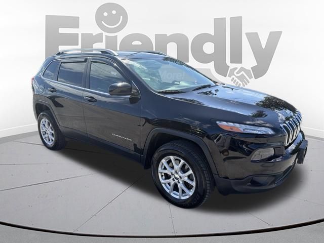 Used 2018 Jeep Cherokee Latitude Plus w/ Cold Weather Group AWD/4WD image 10