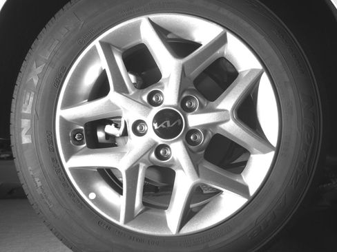 Used 2025 Kia Soul LX w/ LX Technology Package image 15