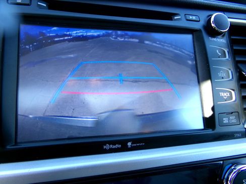 Used 2015 Toyota Highlander XLE image 15