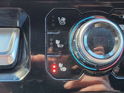 Used 2025 GMC Sierra 3500 AT4 w/ AT4 Premium Plus Package image 22