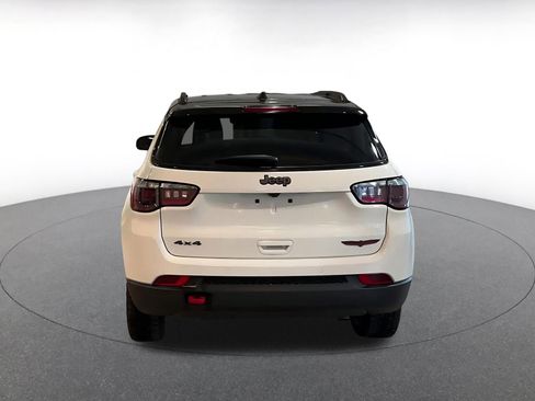 Used 2025 Jeep Compass Trailhawk image 12