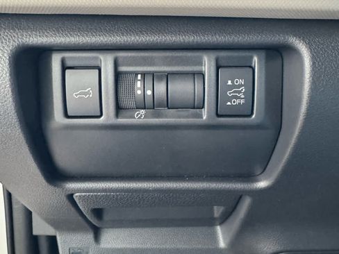 Used 2025 Subaru Forester Limited image 18