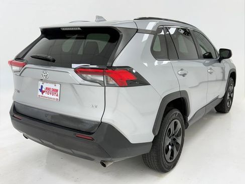 Used 2020 Toyota RAV4 LE FWD image 38