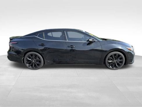 Used 2023 Nissan Maxima SR w/ Sport Mat Group FWD image 14