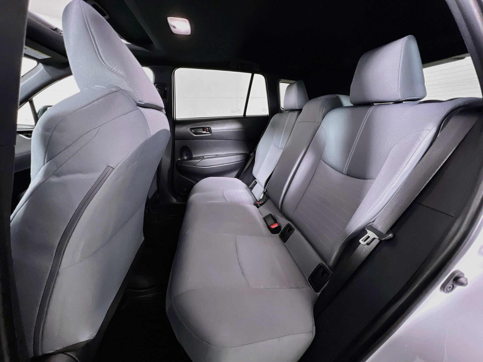 Used 2023 Toyota Corolla Cross AWD Hybrid w/ Moonroof Package image 22