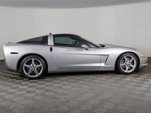 Used 2005 Chevrolet Corvette Coupe w/ Preferred Equipment Group RWD image 15
