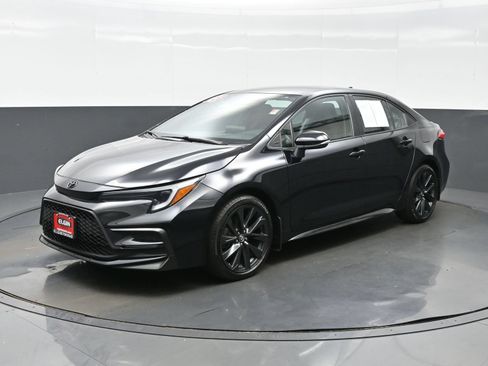 Used 2023 Toyota Corolla SE w/ Carpet Mat Package (TMS) FWD image 2