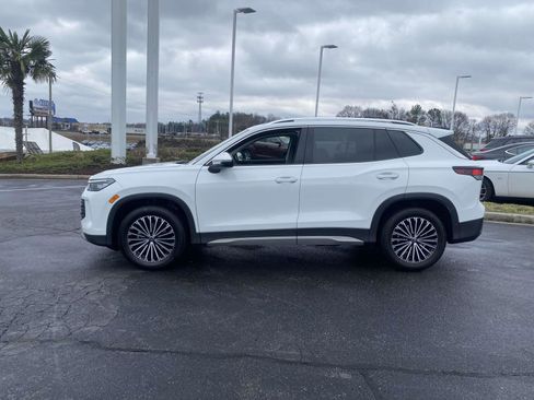 Certified 2025 Volkswagen Tiguan S w/ 18" Wheel Package image 4