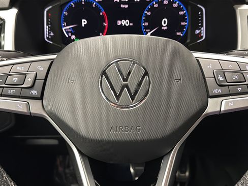 Used 2021 Volkswagen Atlas Cross Sport SEL R-Line w/ Luggage Net & Mats Package AWD/4WD image 16