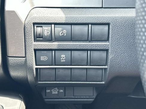 Used 2025 Toyota Tacoma SR5 AWD/4WD image 26