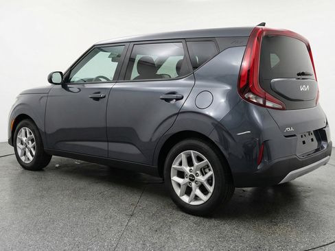 Used 2025 Kia Soul LX w/ LX Technology Package image 6