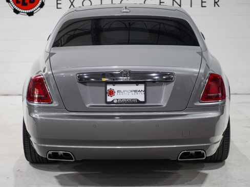 Used 2015 Rolls-Royce Ghost RWD image 3