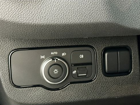 Used 2023 Mercedes-Benz Sprinter 2500 image 11