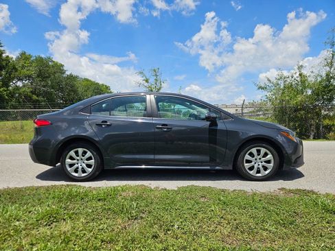 Used 2024 Toyota Corolla LE FWD image 7
