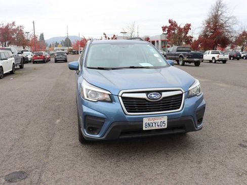 Used 2020 Subaru Forester Premium image 3