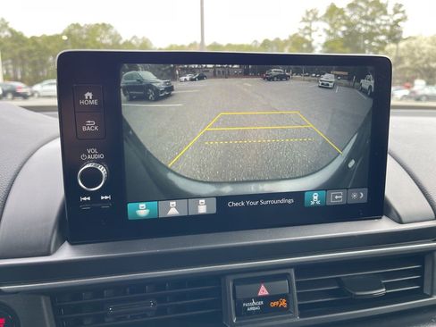 Used 2025 Honda Pilot EX-L image 11