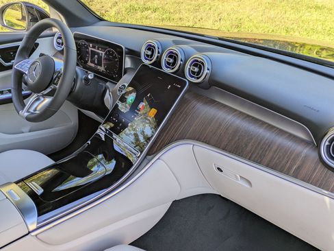 New 2026 Mercedes-Benz GLC 300 image 33