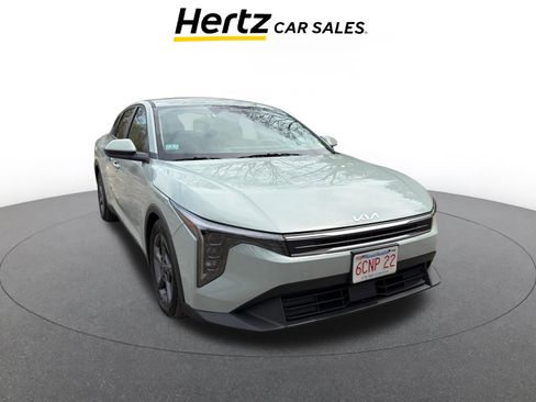 Used 2025 Kia K4 LXS image 1