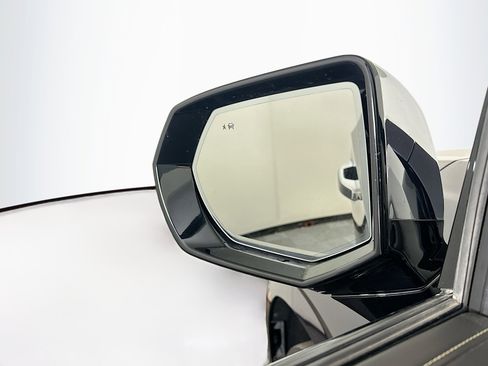 Used 2025 Chevrolet Tahoe Premier image 16