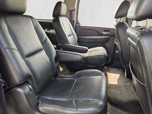 Used 2011 GMC Yukon XL Denali AWD/4WD image 22