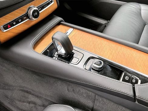 Used 2023 Volvo XC90 B6 Plus w/ Protection Package Premier image 18