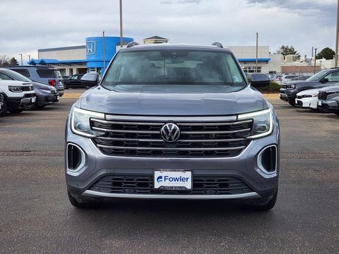 Used 2025 Volkswagen Atlas SE AWD/4WD image 2