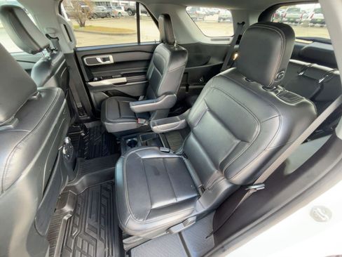 Used 2020 Ford Explorer XLT w/ Equipment Group 202A image 27