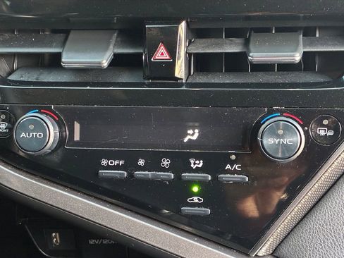 Used 2021 Toyota Camry XSE image 4