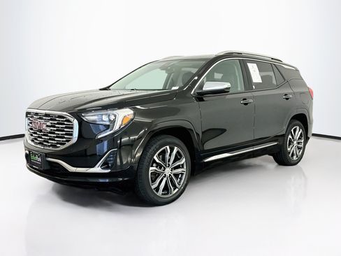 Used 2018 GMC Terrain Denali w/ Advanced Safety Package AWD/4WD image 3