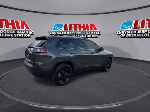 Used 2021 Jeep Cherokee Latitude Plus w/ Sun & Sound Group AWD/4WD image 8