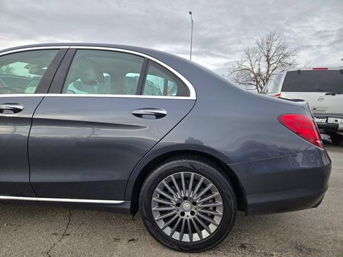 Used 2016 Mercedes-Benz C 300 4MATIC Sedan image 4