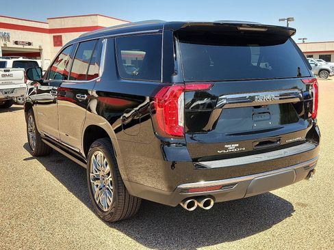 Used 2023 GMC Yukon Denali Ultimate AWD/4WD image 3