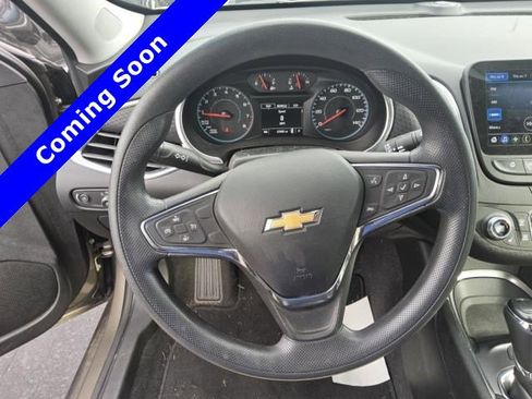 Used 2020 Chevrolet Malibu LT FWD image 3