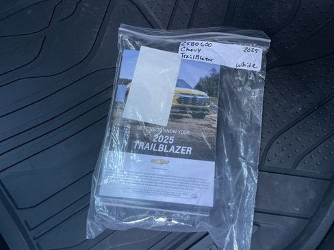 Used 2025 Chevrolet TrailBlazer LT w/ LT Cold Weather Package image 20