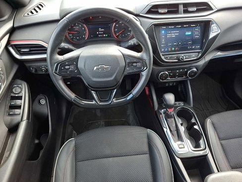Used 2023 Chevrolet TrailBlazer RS w/ Sun and Liftgate Package image 11