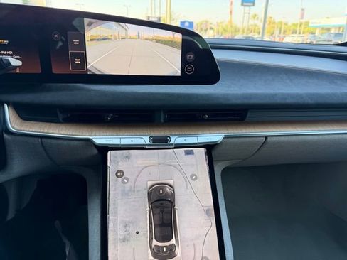 Used 2023 Lucid Air Grand Touring image 12