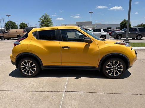 Used 2015 Nissan Juke S FWD image 6