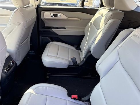 New 2026 Ford Explorer Active w/ Active Comfort Package image 18