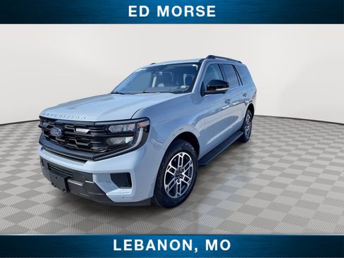 Used 2025 Ford Expedition Active AWD/4WD image 4