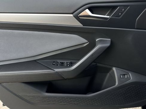 New 2026 Volkswagen Jetta SE FWD image 23