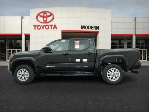 New 2025 Toyota Tacoma SR5 image 10