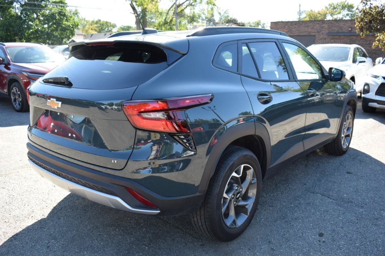 Used 2026 Chevrolet Trax LT w/ LT Convenience Package FWD image 8