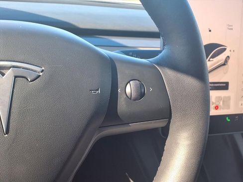Used 2023 Tesla Model 3 Standard Range image 13