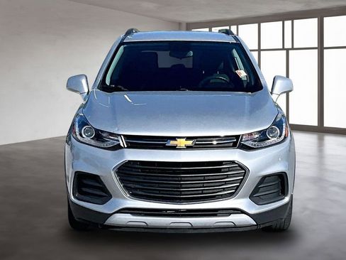 Used 2017 Chevrolet Trax LT FWD image 4