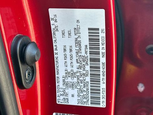 Used 2016 Toyota Tacoma TRD Off-Road w/ Towing Package RWD image 30