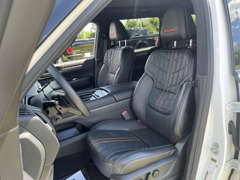 Certified 2025 Nissan Armada PRO-4X AWD/4WD image 17