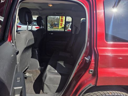 Used 2014 Jeep Patriot Latitude image 17